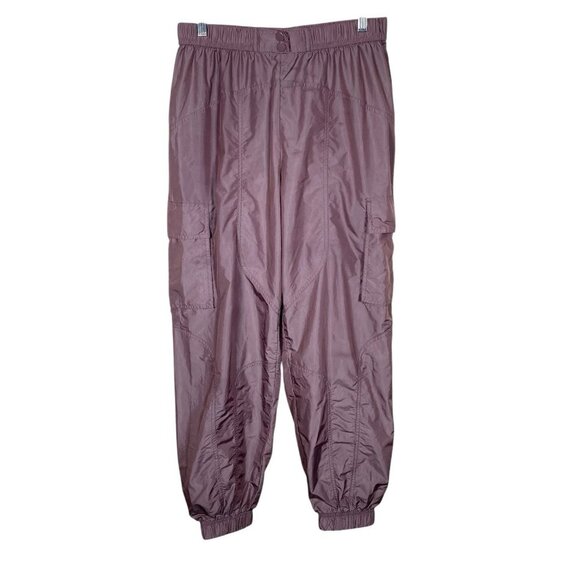Fabletics Parachute Pant Size M Lightweight Cargo Jogger Windbreaker Plum Shine - Picture 2 of 12